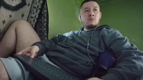 sweet_guy36 online show from 10-04-25, 03:32