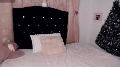 Snapshot of sweet_hannaah chatting on 01-11-26, 11:15 Hannah online show from 01-11-26, 11:15