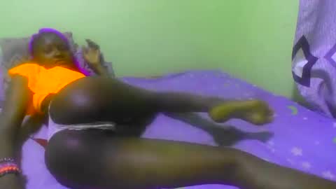 Snapshot of sweet_katrina2 chatting on 11-24-25, 08:36 millarn online show from 11-24-25, 08:36