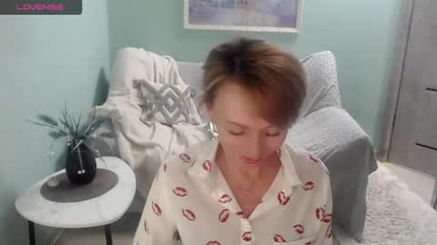 Helen online show from 09-27-25, 07:24
