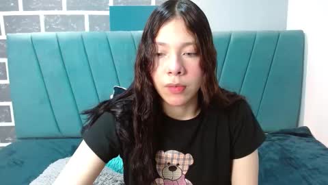 Snapshot of sweet_kitty_05 chatting on 02-10-26, 12:15 sweet_kitty_05 online show from 02-10-26, 12:15