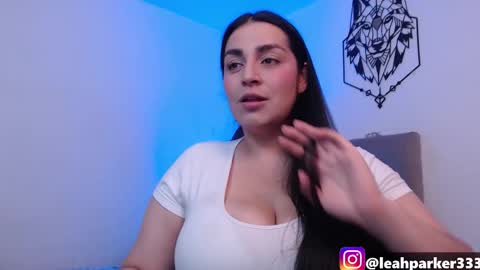 Leah online show from 10-17-25, 06:43