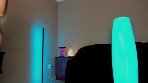 Jen online show from 11-20-25, 06:24