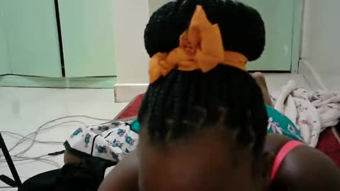 sweet_lilianah online show from 02-04-25, 03:54