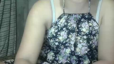 sweet_lily0613 online show from 02-09-25, 04:29