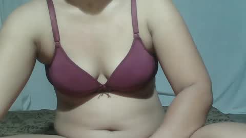 sweet_lily0613 online show from 03-01-25, 03:49