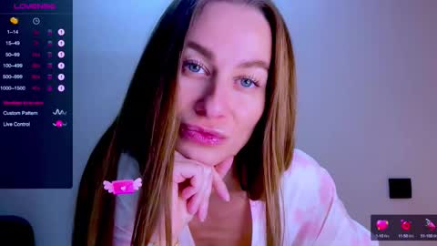 Mia online show from 10-13-25, 05:24