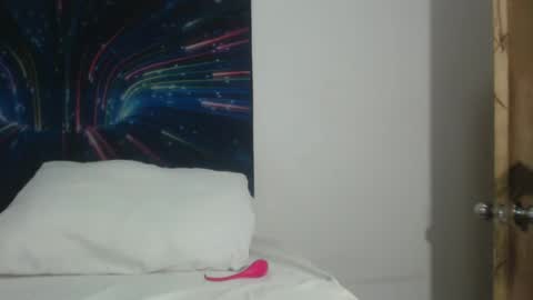 sweet_miamia online show from 09-22-25, 11:40