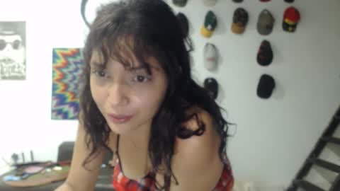 sweet_miamia online show from 10-04-25, 07:17