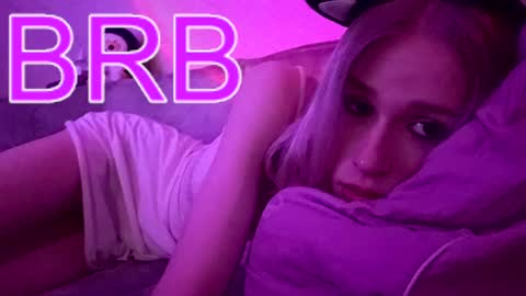 Snapshot of sweet_mol1y chatting on 11-17-25, 05:13 sweet_mol1y online show from 11-17-25, 05:13