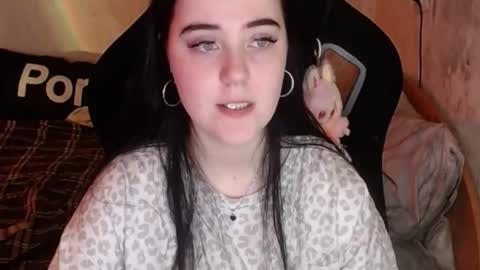 Snapshot of sweet_my_dream chatting on 11-18-25, 10:09 sweet_my_dream online show from 11-18-25, 10:09