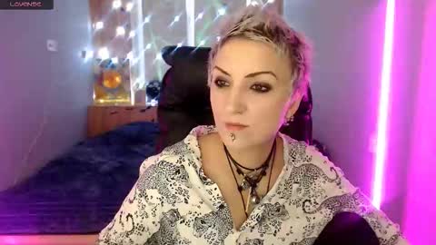 sweet_n_strong online show from 11-21-25, 07:40