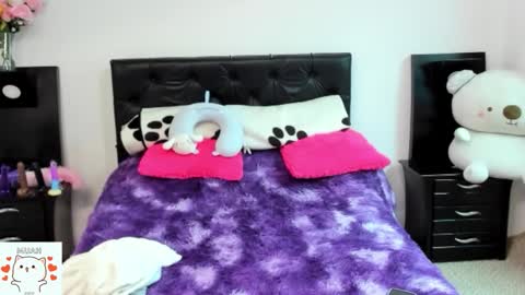 Snapshot of sweet_nhaomy chatting on 10-20-25, 07:36 Nhaomy online show from 10-20-25, 07:36