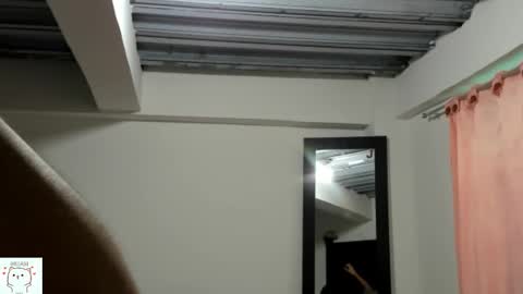 Snapshot of sweet_nhaomy chatting on 11-17-25, 05:30 Nhaomy online show from 11-17-25, 05:30