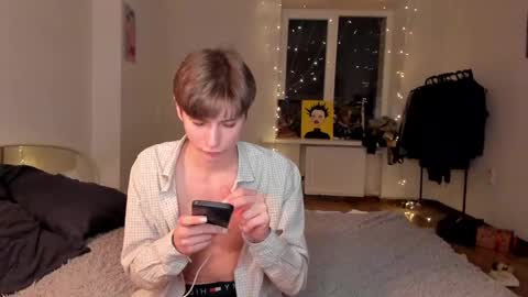 kira online show from 02-19-25, 07:48