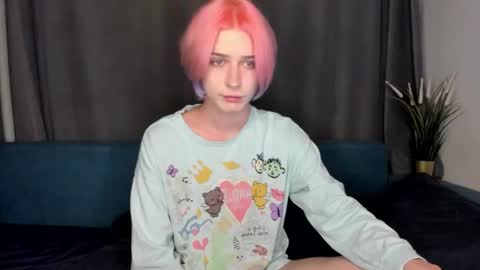 kira online show from 09-20-25, 08:43