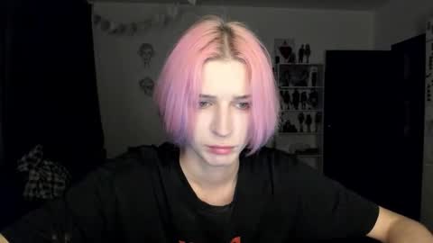 kira online show from 10-18-25, 09:48