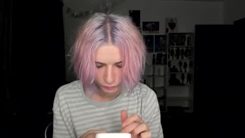 kira online show from 10-24-25, 07:32