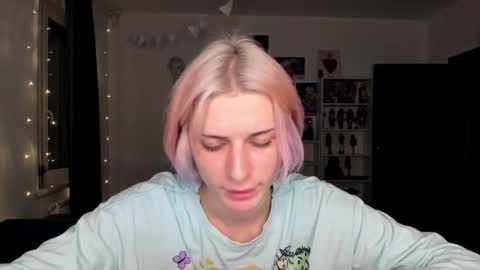 kira online show from 11-05-25, 10:32