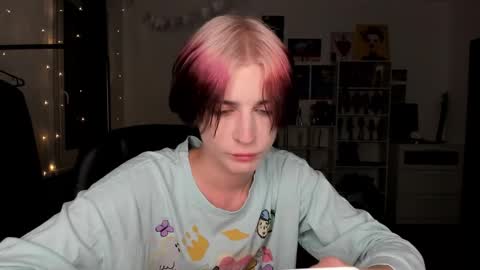 kira online show from 11-27-25, 08:00