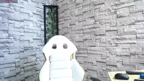  LAUREN  online show from 02-14-25, 11:09