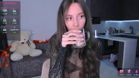 Snapshot of sweet_princess_ashley chatting on 10-29-25, 06:42 Ashley online show from 10-29-25, 06:42