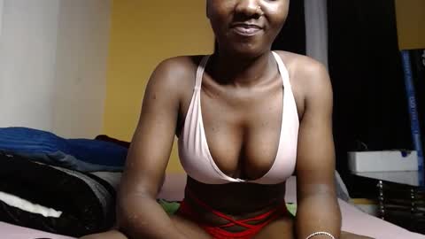 Snapshot of sweet_sherie chatting on 12-04-24, 11:24 ellanah Tracie online show from 12-04-24, 11:24