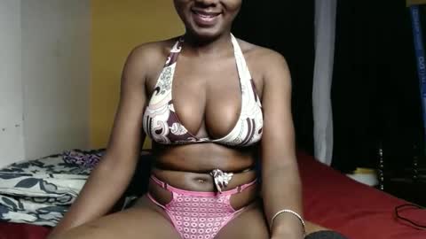 Snapshot of sweet_sherie chatting on 01-17-25, 06:54 ellanah Tracie online show from 01-17-25, 06:54