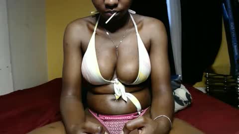 Snapshot of sweet_sherie chatting on 03-06-25, 09:14 ellanah Tracie online show from 03-06-25, 09:14