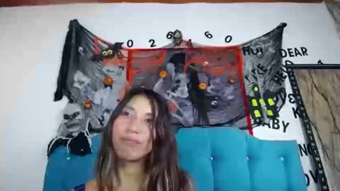 Adriana online show from 10-17-25, 04:09