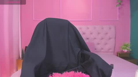 Yeileen online show from 01-14-26, 06:57