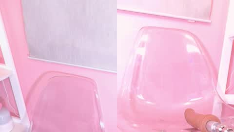 Snapshot of sweet_susie_ chatting on 10-28-25, 09:28 SUSIE online show from 10-28-25, 09:28