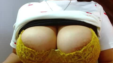 Snapshot of sweet_tammyy chatting on 03-08-25, 11:07 tammy IG stammy 36 online show from 03-08-25, 11:07