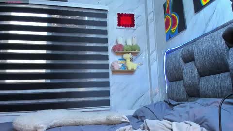 Snapshot of sweet_tits2 chatting on 11-09-25, 09:02 Isabella online show from 11-09-25, 09:02