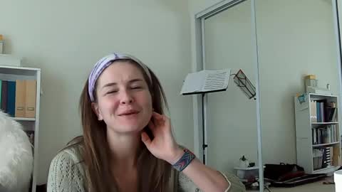 Heidi Brenner - Please check bio for schedule  FAQ online show from 12-08-24, 02:30