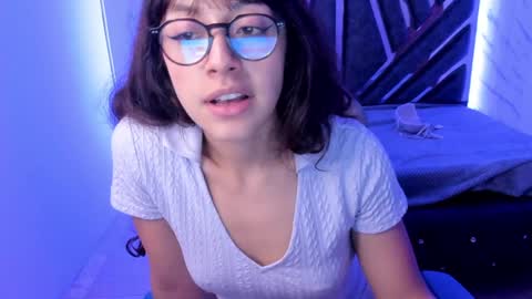 Snapshot of sweet_venus4 chatting on 01-09-25, 12:35 sweet_venus4 online show from 01-09-25, 12:35