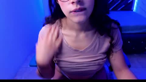 Snapshot of sweet_venus4 chatting on 01-16-25, 06:37 sweet_venus4 online show from 01-16-25, 06:37