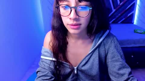 Snapshot of sweet_venus4 chatting on 01-17-25, 12:42 sweet_venus4 online show from 01-17-25, 12:42