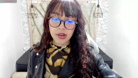 Snapshot of sweet_venus4 chatting on 02-23-25, 06:45 sweet_venus4 online show from 02-23-25, 06:45