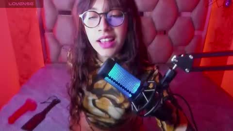 Snapshot of sweet_venus4 chatting on 02-26-25, 05:28 sweet_venus4 online show from 02-26-25, 05:28