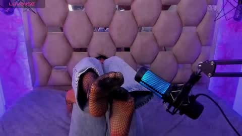 Snapshot of sweet_venus4 chatting on 03-03-25, 02:15 sweet_venus4 online show from 03-03-25, 02:15