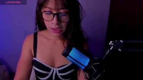 Snapshot of sweet_venus4 chatting on 03-04-25, 11:19 sweet_venus4 online show from 03-04-25, 11:19