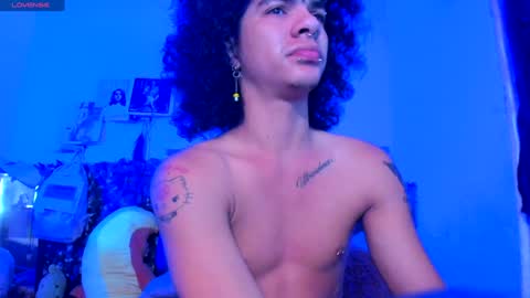 Steven independent model online show from 12-03-24, 12:16