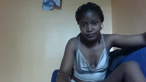 Snapshot of sweet_zella chatting on 10-27-25, 11:03 zellate online show from 10-27-25, 11:03