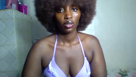 Snapshot of sweet_zuri3 chatting on 02-13-26, 10:39 zuri online show from 02-13-26, 10:39