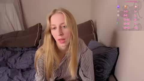 sweet_zz_gold online show from 09-30-25, 06:13