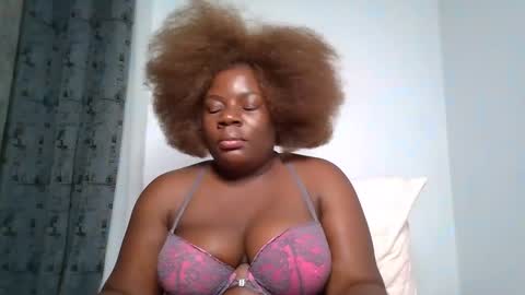 Snapshot of sweetafricangal chatting on 10-30-25, 01:07 NASHA online show from 10-30-25, 01:07