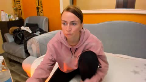 Snapshot of sweetale3 chatting on 11-25-25, 07:47 Ale online show from 11-25-25, 07:47