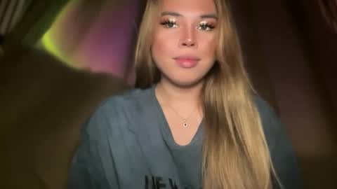 Snapshot of sweetalexa19 chatting on 02-12-26, 07:31 alexa your one and only queen online show from 02-12-26, 07:31