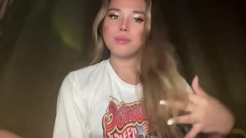 Snapshot of sweetalexa19 chatting on 02-21-26, 07:04 alexa your one and only queen online show from 02-21-26, 07:04